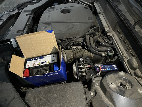 thay ắc quy phụ cho xe volvo