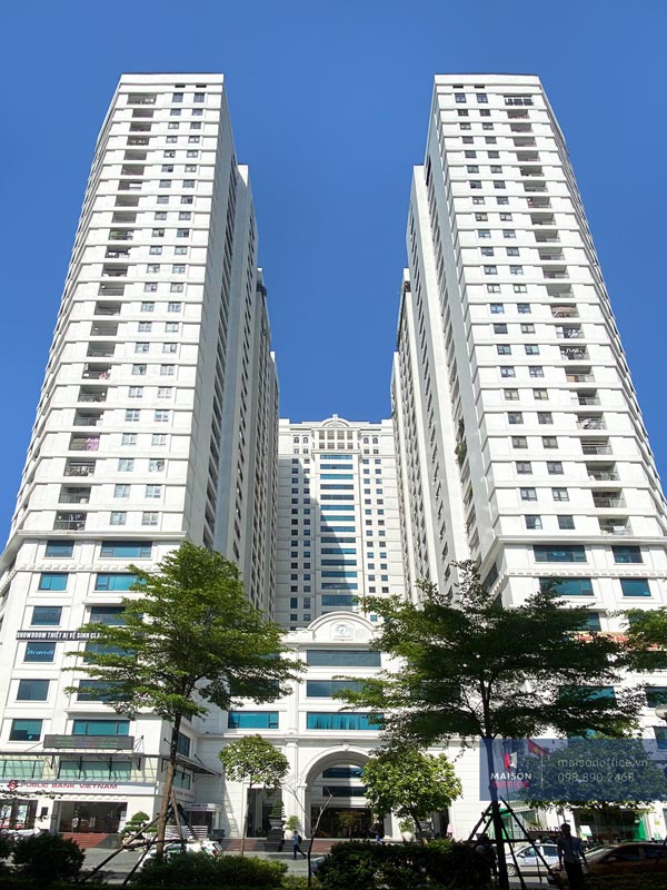 thay bình ắc quy ô tô tại Chung cư Central Field Trung Kính, quận Cầu Giấy, Hà Nội