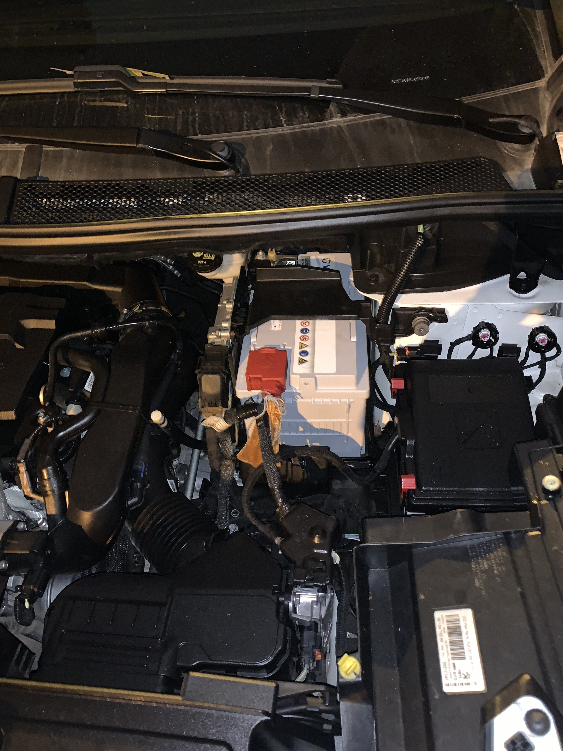 Ắc quy Varta AGM LN3 70AH cho xe Peugeot