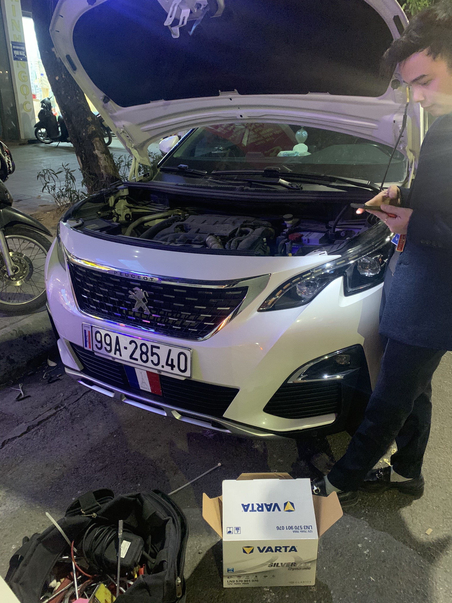Ắc quy Varta AGM LN3 70AH cho xe Peugeot