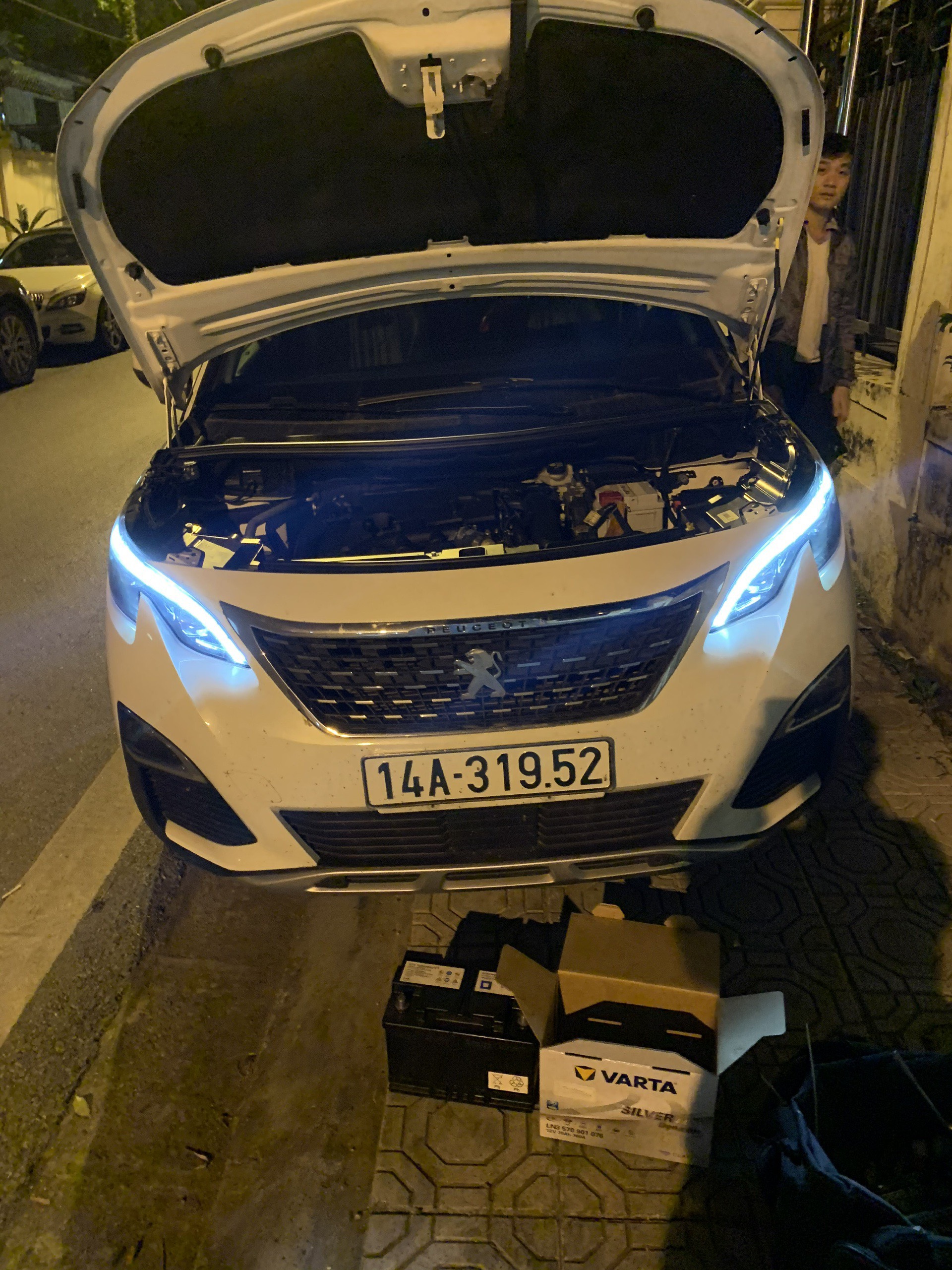 Ắc quy Varta AGM LN3 70AH cho xe Peugeot