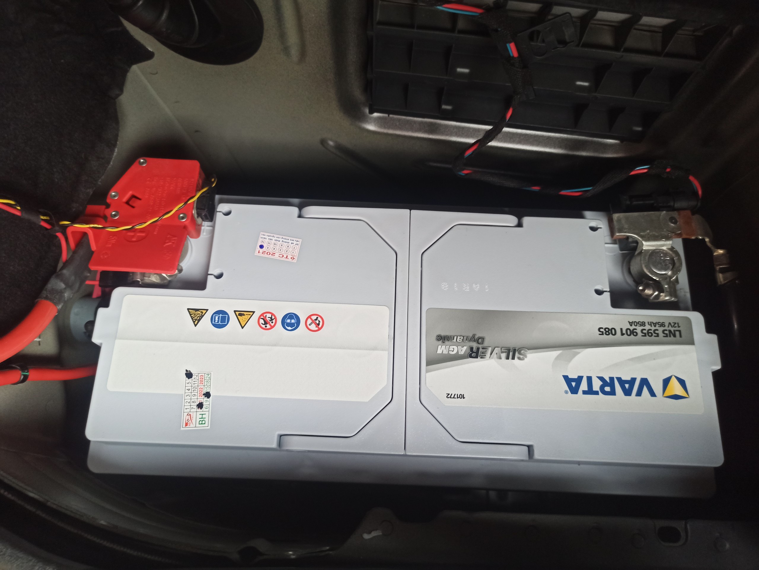 ắc quy agm varta cho bmw 320i