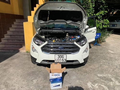Thay ắc quy xe Ford Ecosport