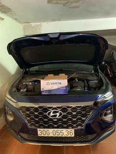 Thay ắc quy xe Hyundai Santafe