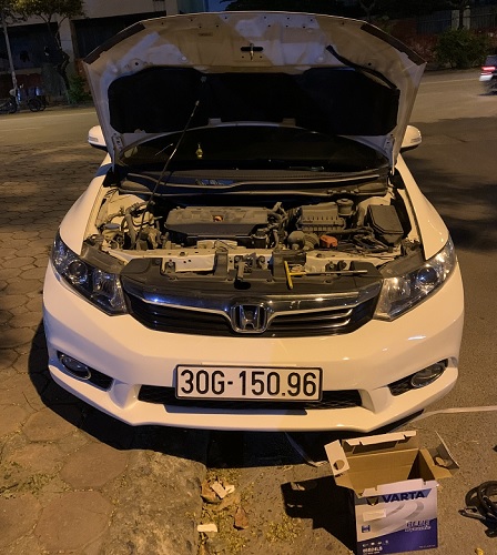 Thay ắc quy xe Honda Civic