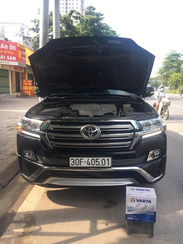 Thay ắc quy cho xe toyota Land Cruiser Prado