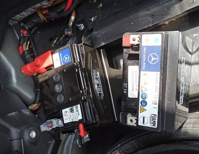 thay ắc quy phụ xe mercedes benz