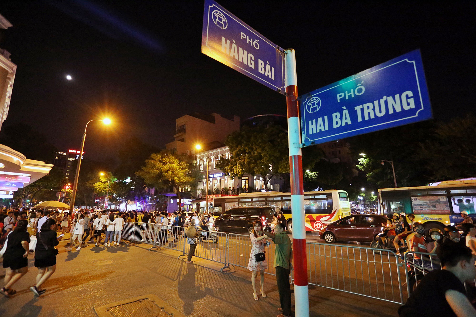 cuu-ho-ac-quy-tai-phố hai bà trưng