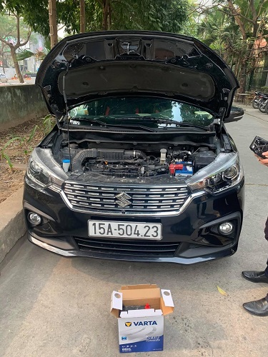 Thay ắc quy cho xe Suzuki Etiga
